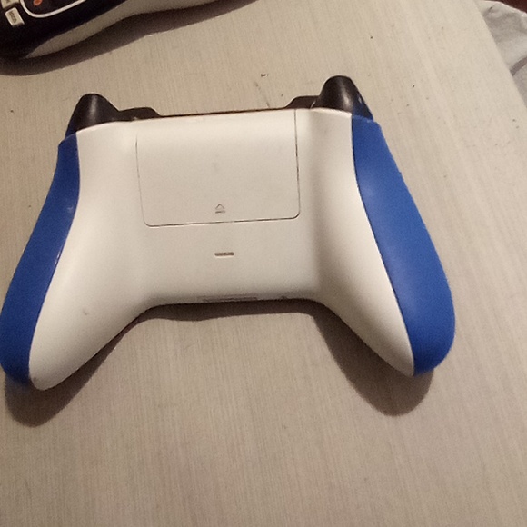 Bluetooth Xbox controller - Picture 3 of 4